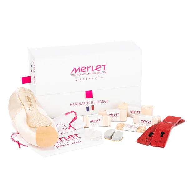 Lisa Pointe Shoe w/ Box & Accessories