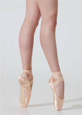 Triumph Pointe Shoe